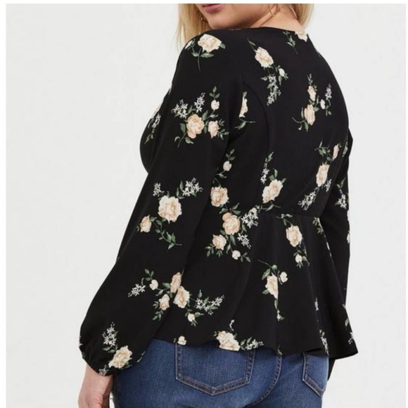 NWOT - Torrid Black floral surplice midi peplum blouse, 5X - Picture 3 of 4